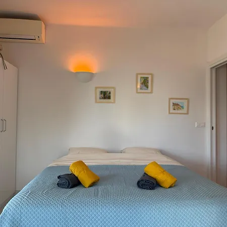 Large Luxury With Garden View Over The Ocean 아파트