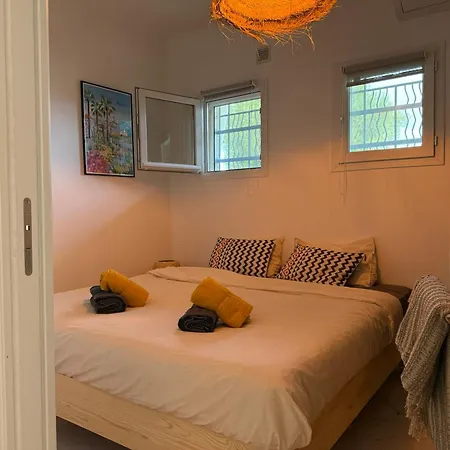 Large Luxury With Garden View Over The Ocean * 앙티브