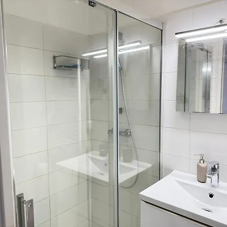 Large Luxury With Garden View Over The Ocean 아파트