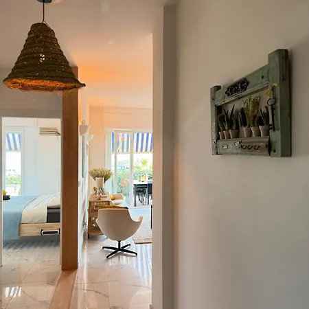 아파트 Large Luxury With Garden View Over The Ocean 앙티브