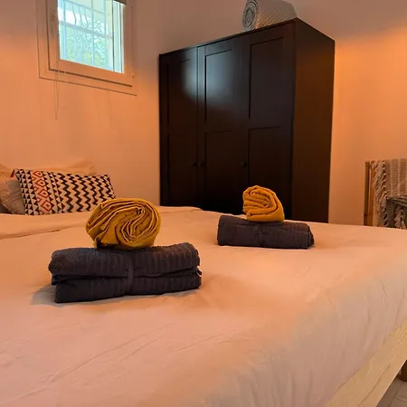 Large Luxury With Garden View Over The Ocean * 앙티브