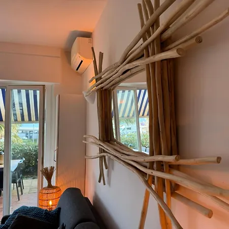 Large Luxury With Garden View Over The Ocean * 앙티브