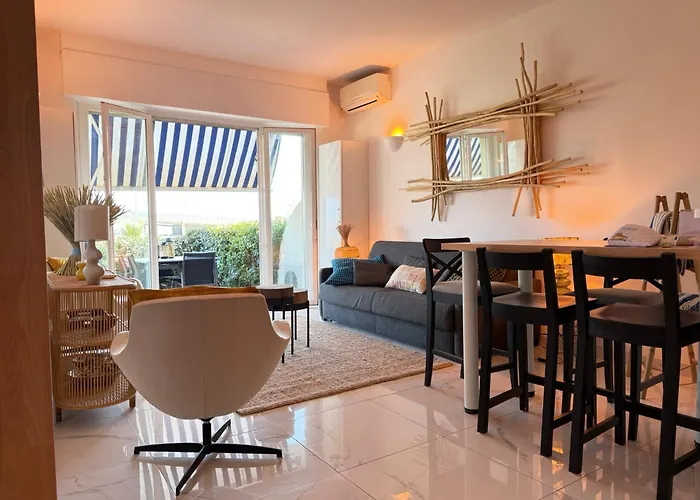 Large Luxury With Garden View Over The Ocean Appartamento